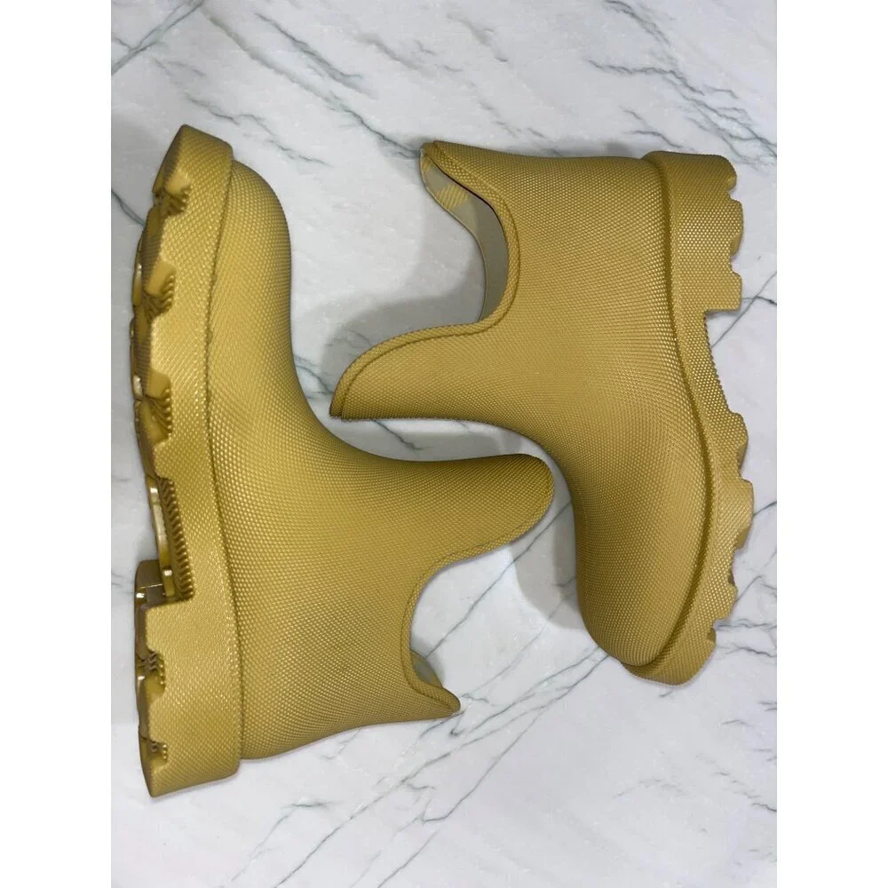 Burberry Ray Rain Boots in Manilla 44 New with Box Mens Marsh Ankle Shoe